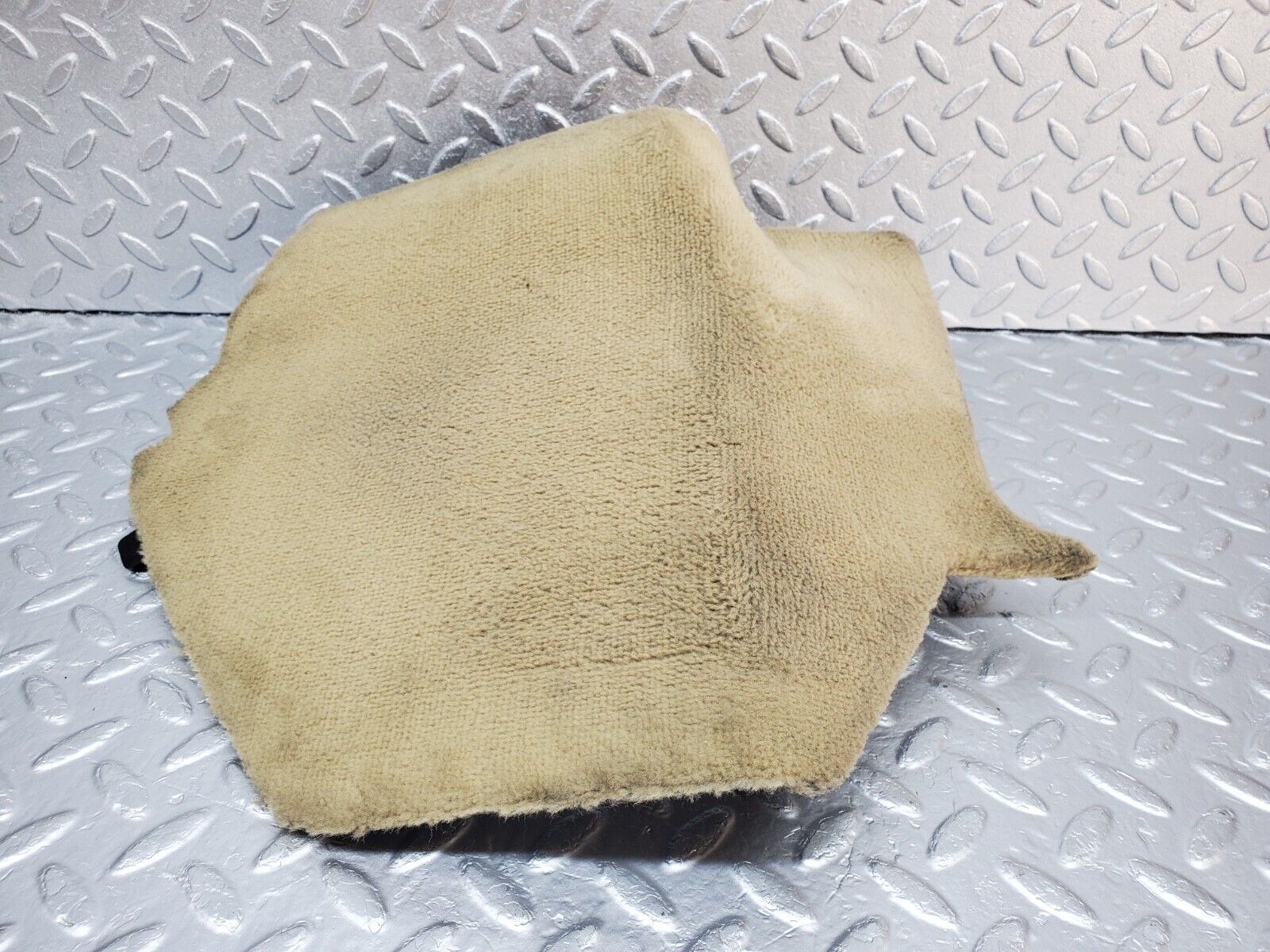 45692 Mercedes-Benz W126 420SE Front Right Kick Panel Beige 1266880406