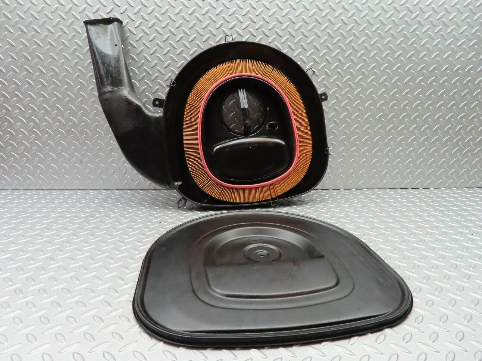 5188 Mercedes-Benz R107 350SL Air Filter Housing 4517485106