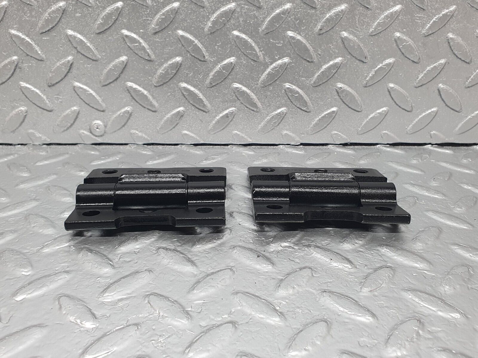 43562 Mercedes-Benz C126 380SEC Coupe Door Hinge Pair Left Side 1237200037