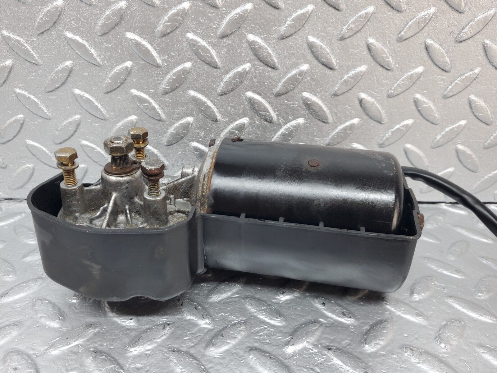 45821 Mercedes-Benz W126 420SE Windscreen Wiper Motor & Cover Bosch 0390341086 3390591015