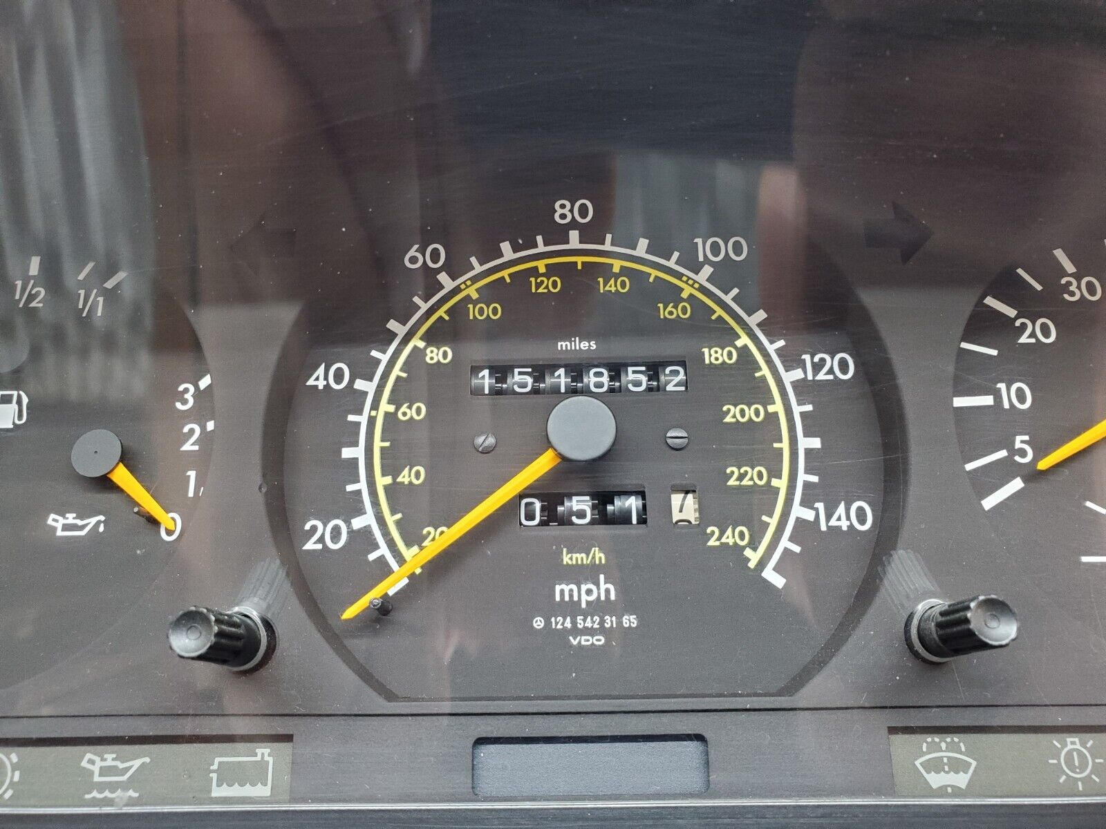 44740 Mercedes-Benz W124 220E Instrument Cluster 1245423165 1244407647