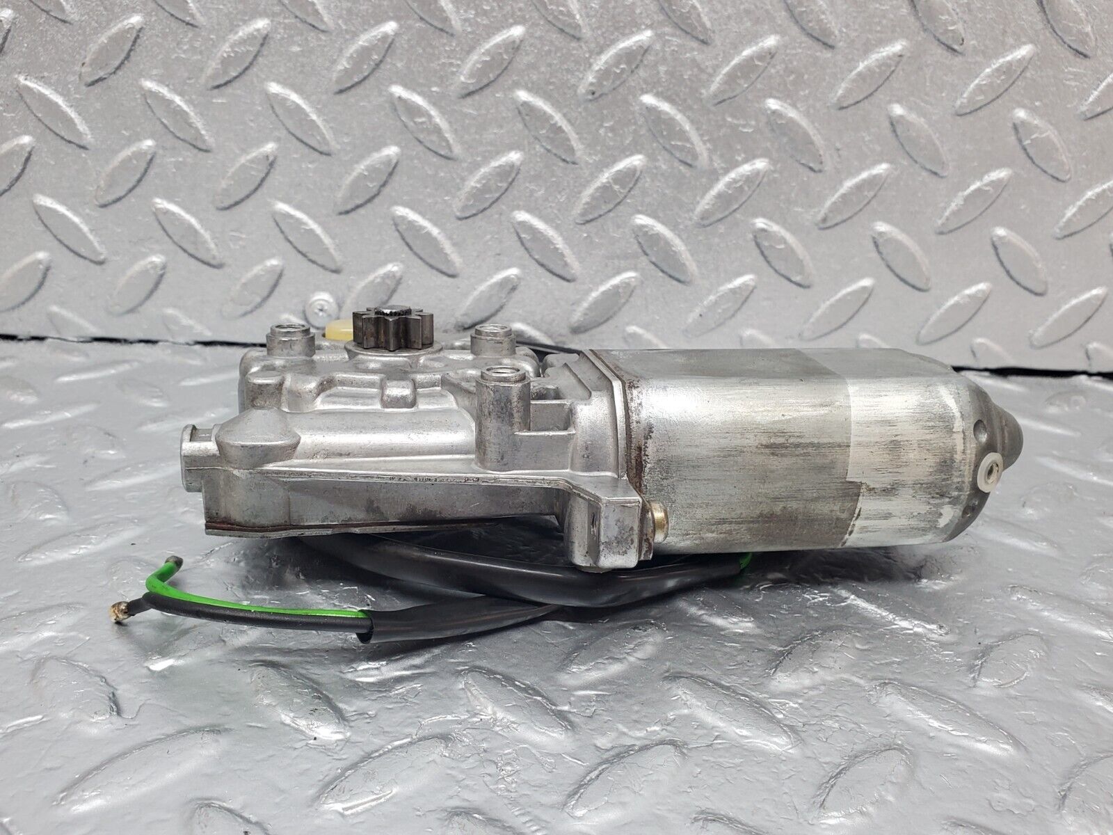 44294 Mercedes-Benz W123 280E Rear Right Window Regulator Motor 0130821016