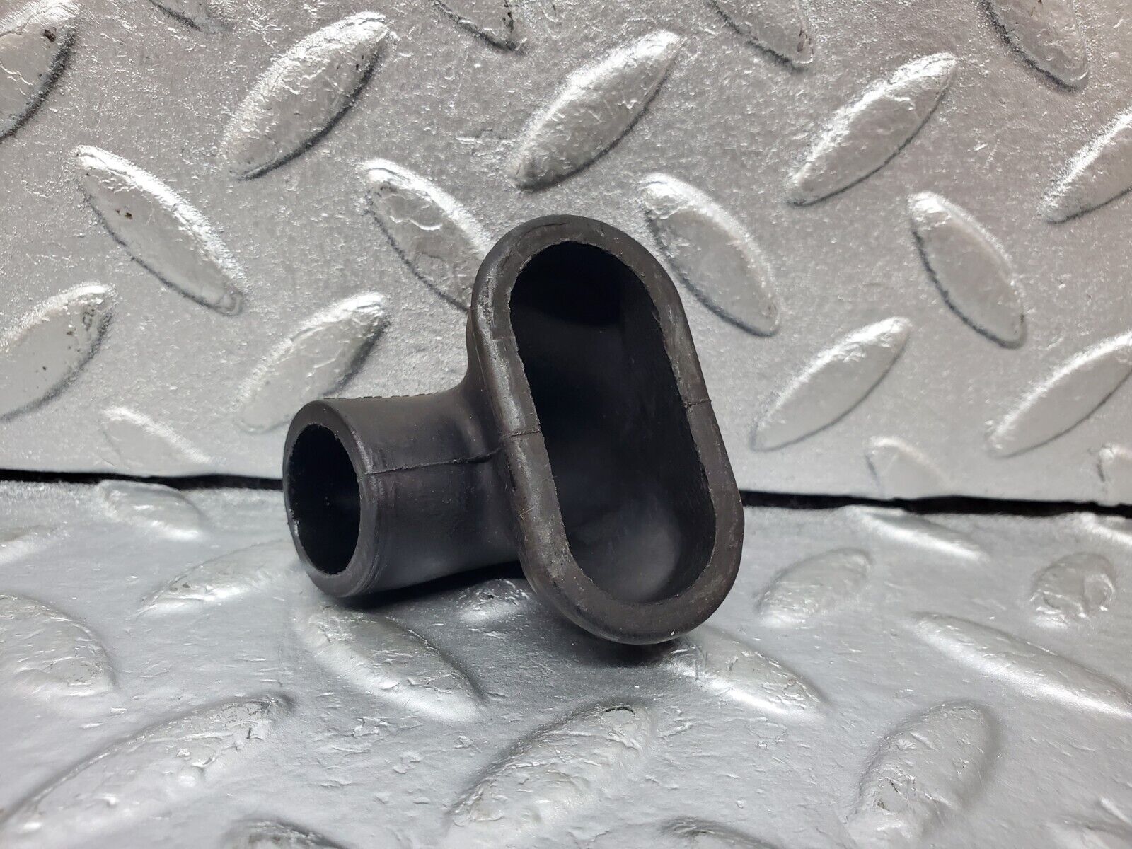 44576 Mercedes-Benz W123 280E Air Cleaner Hose 1100943482