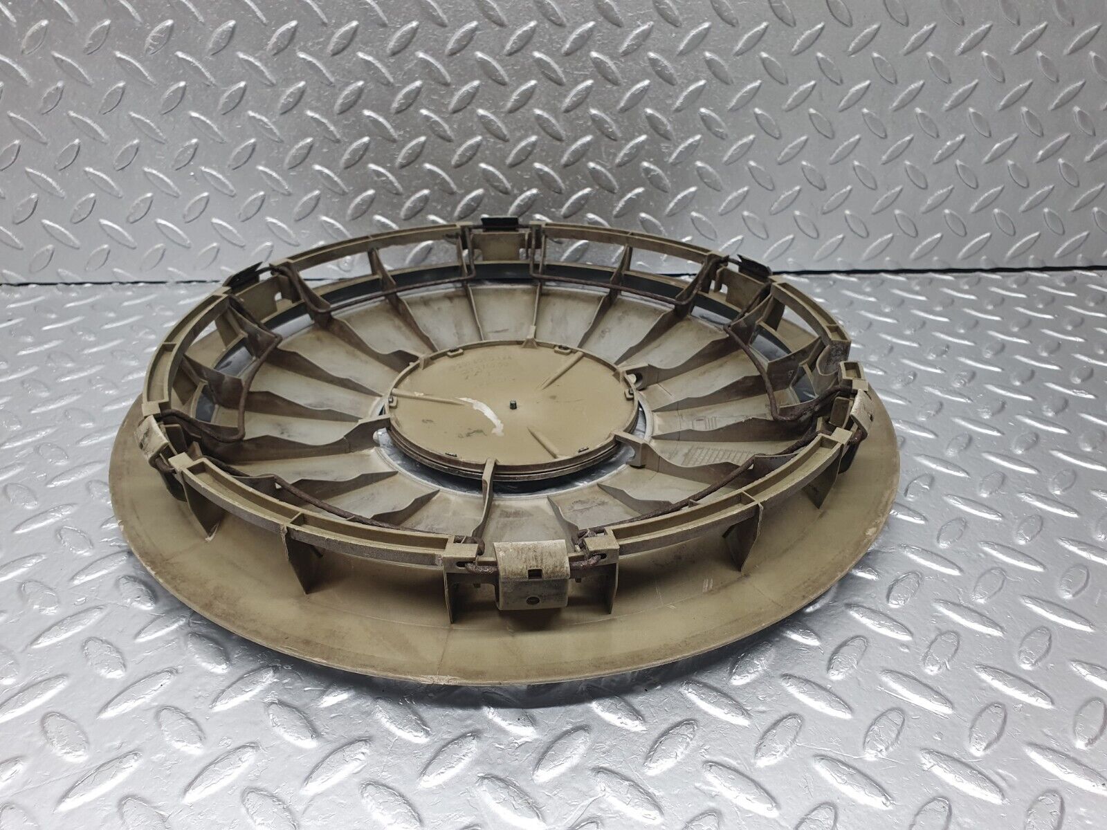 42880 Mercedes-Benz W201 190 2.0L Wheel Trim Hub Cap 14" 2014010324