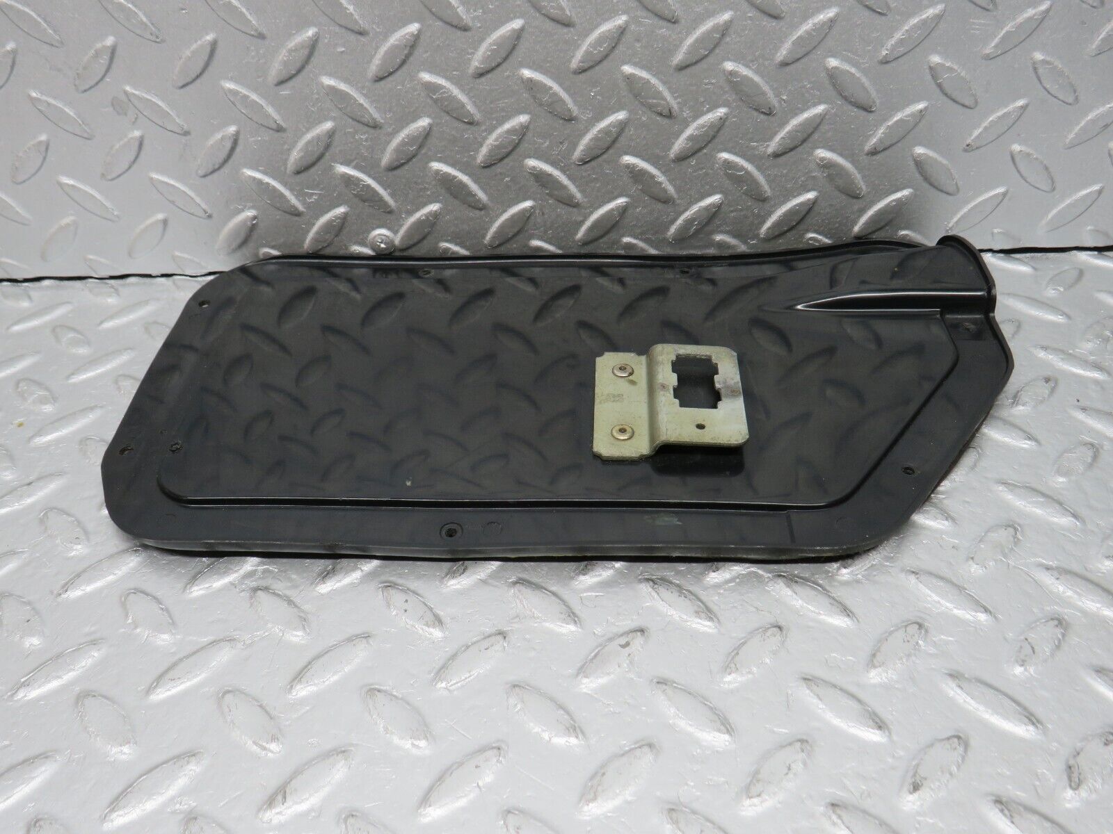 39212 Mercedes-Benz R107 500SL Heater Blower Housing Cover Lid