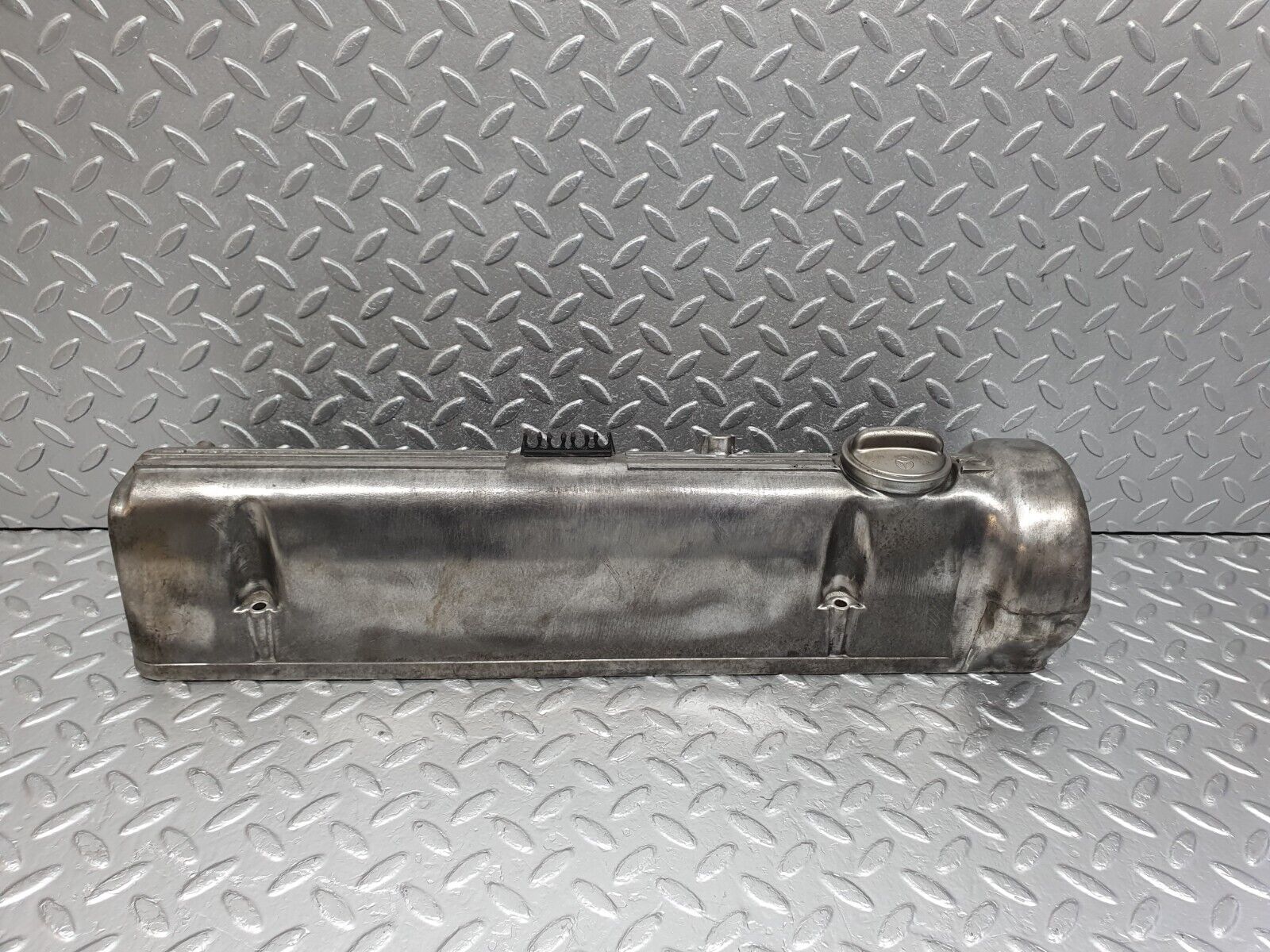 43734 Mercedes-Benz C126 380SEC Coupe Cylinder Head Cover Right 1170160105