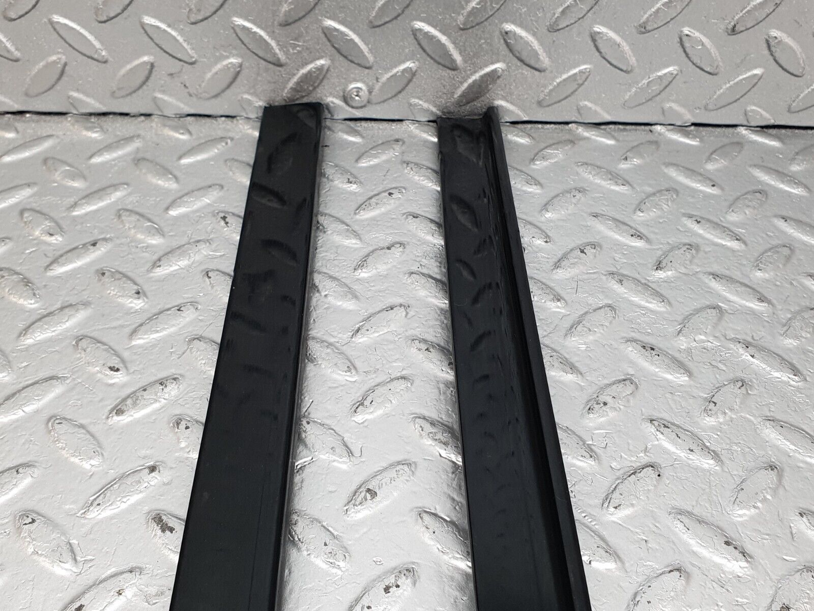 43830 Mercedes-Benz C126 380SEC Coupe Seat Belt Runner Pair