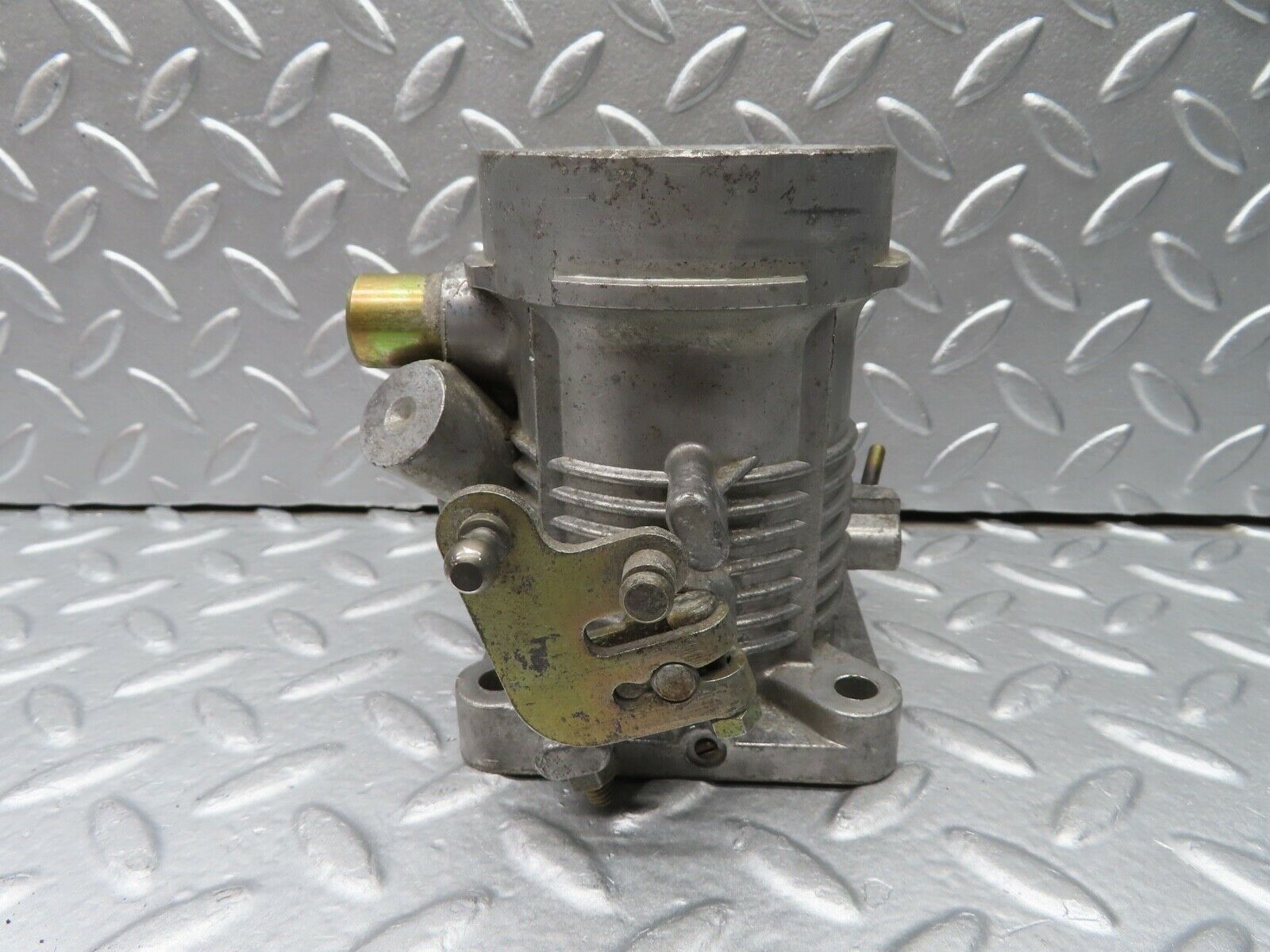 20635 Mercedes-Benz R107 450SL Throttle Body Valve