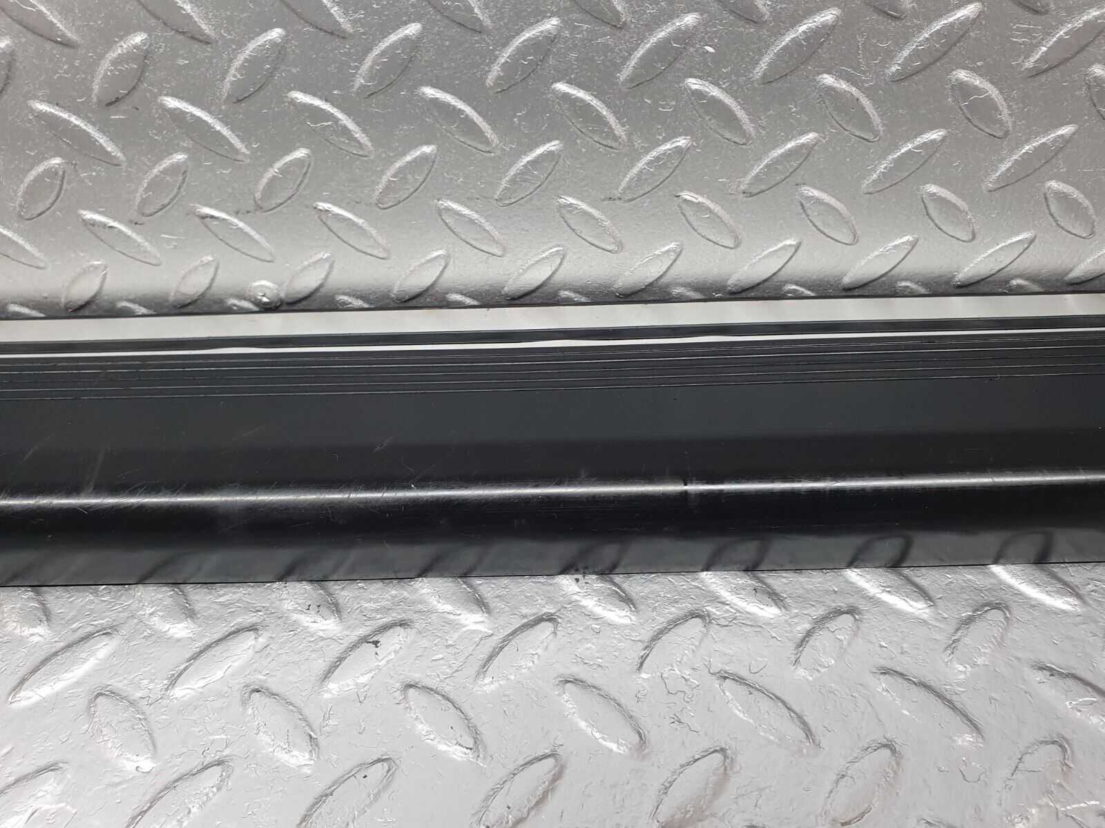 41768 Mercedes-Benz W202 C200 Front Right Door Sill Trim 2026800735