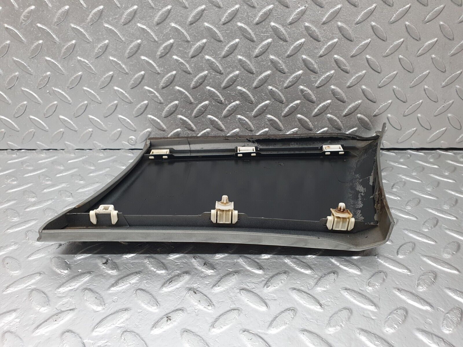 42732 Mercedes-Benz W201 190 2.0L Front Left Fender Wing Moulding Trim 2016905340