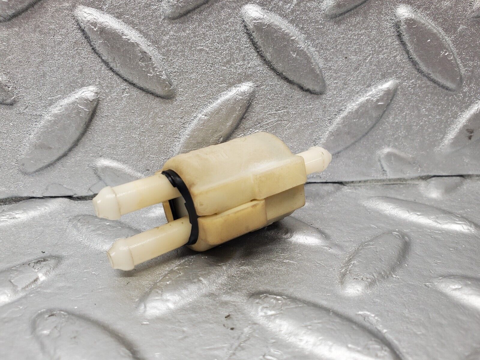 46541 Mercedes-Benz C123 280CE Coupe Windscreen Washer Fluid Distributor