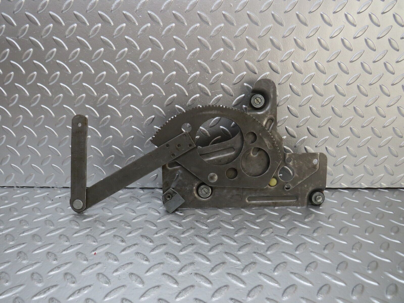 25084 Mercedes-Benz C107 Rear Left Power Window Regulator 1076700903