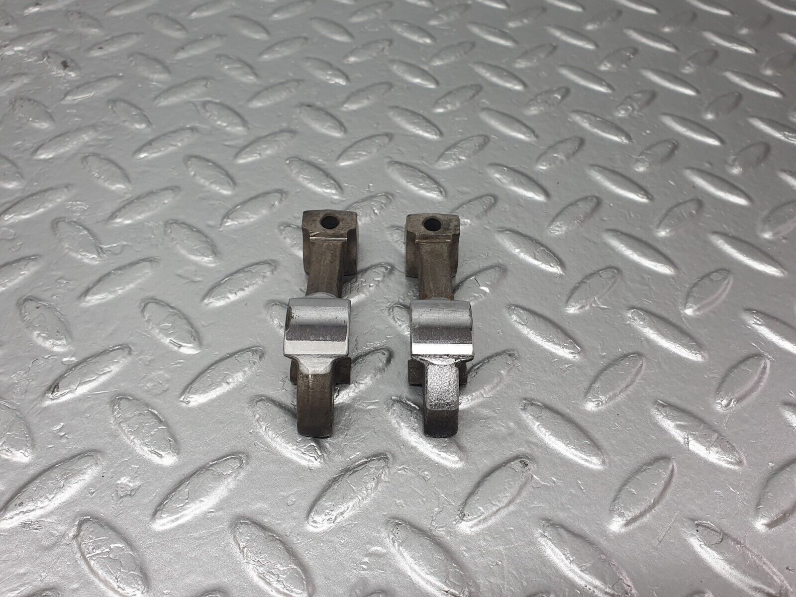 43359 Mercedes-Benz W108 280SE Valve Rocker Arm With Retaining Spring