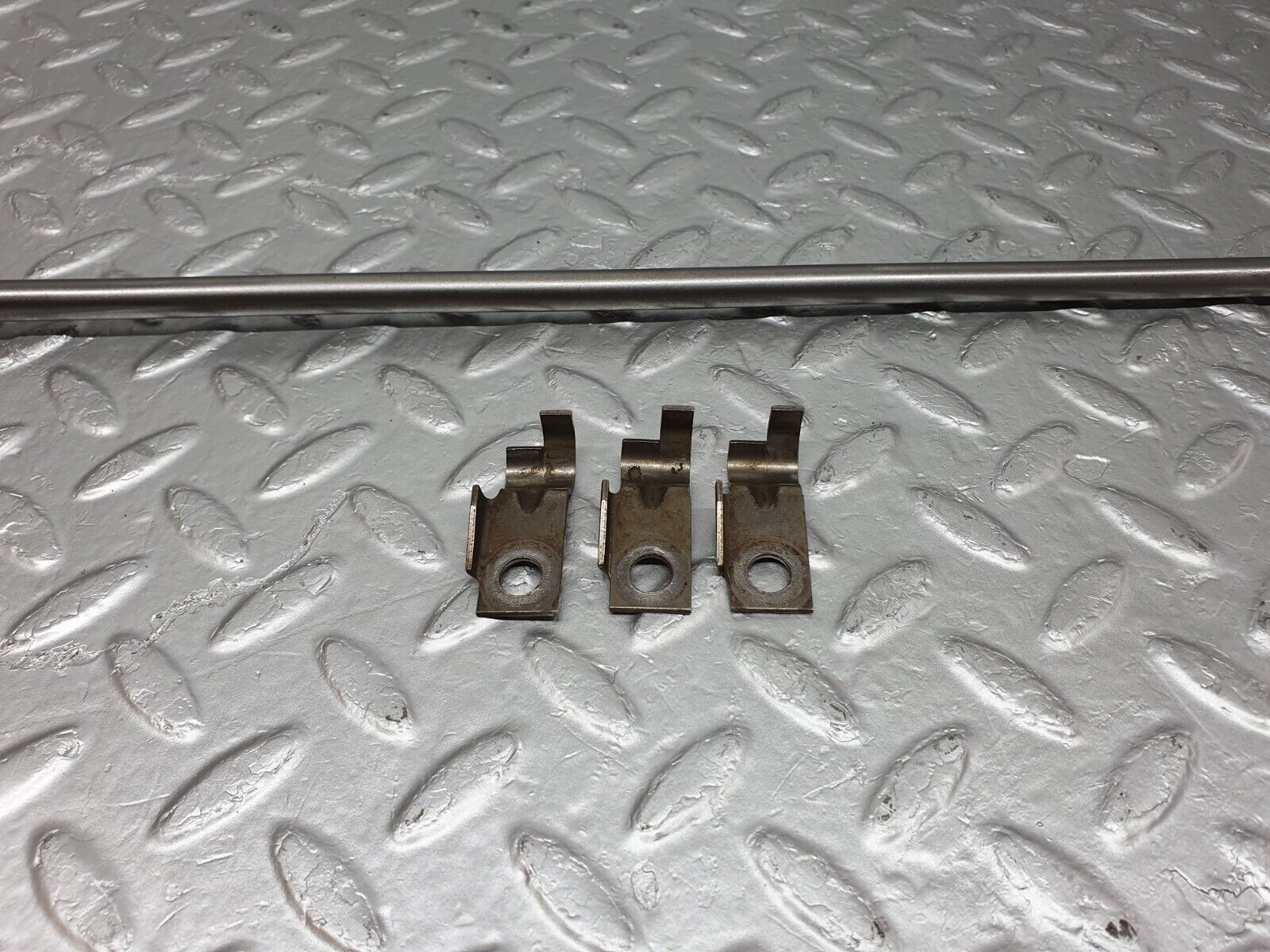 43072 Mercedes-Benz W123 Camshaft Oil Tube