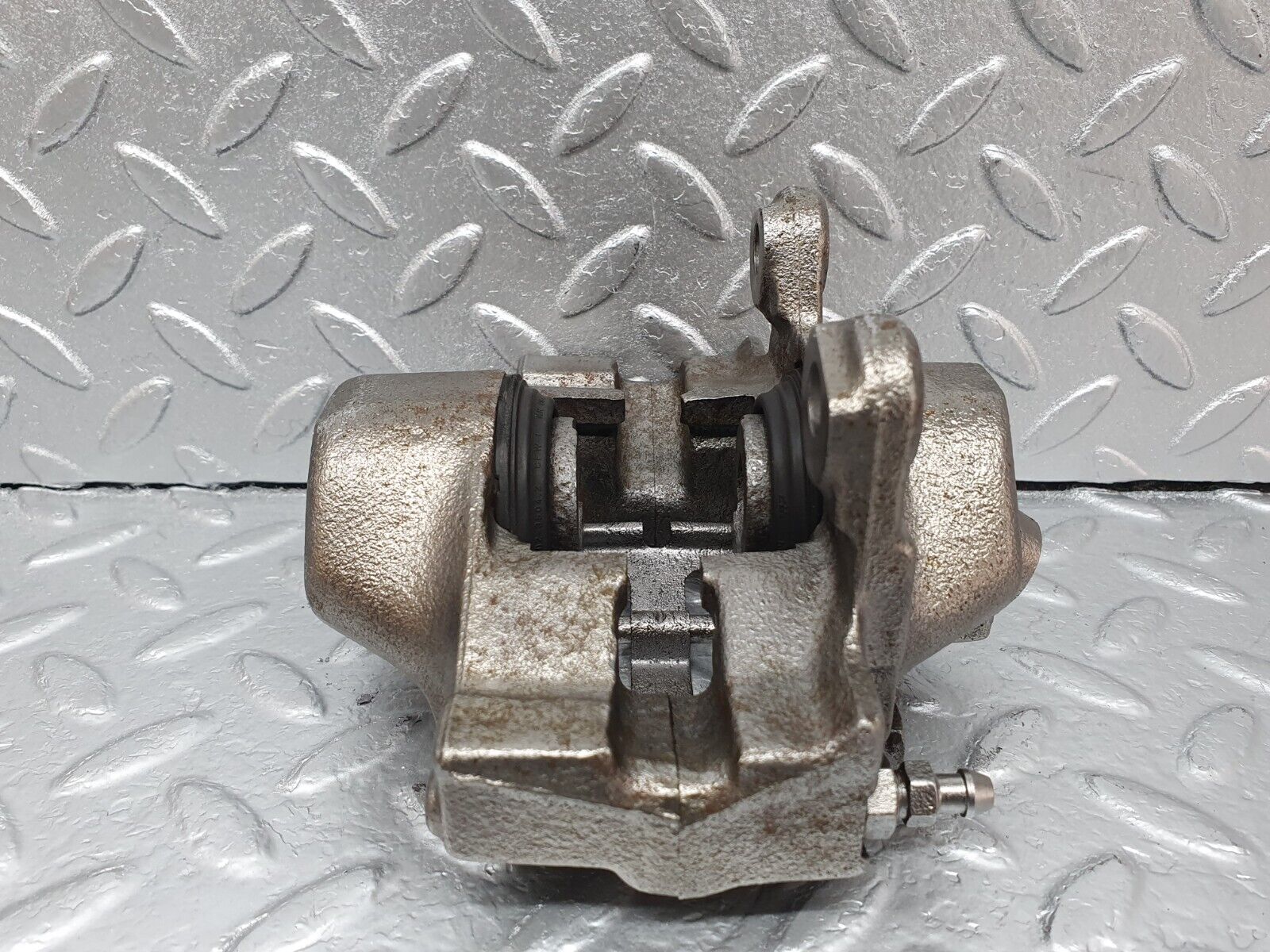 42114 Mercedes-Benz W202 C200 Rear Left Brake Caliper ATE 32