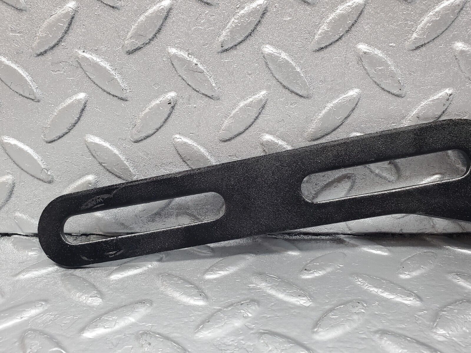 45956 Mercedes-Benz W126 420SE Exhaust Bracket