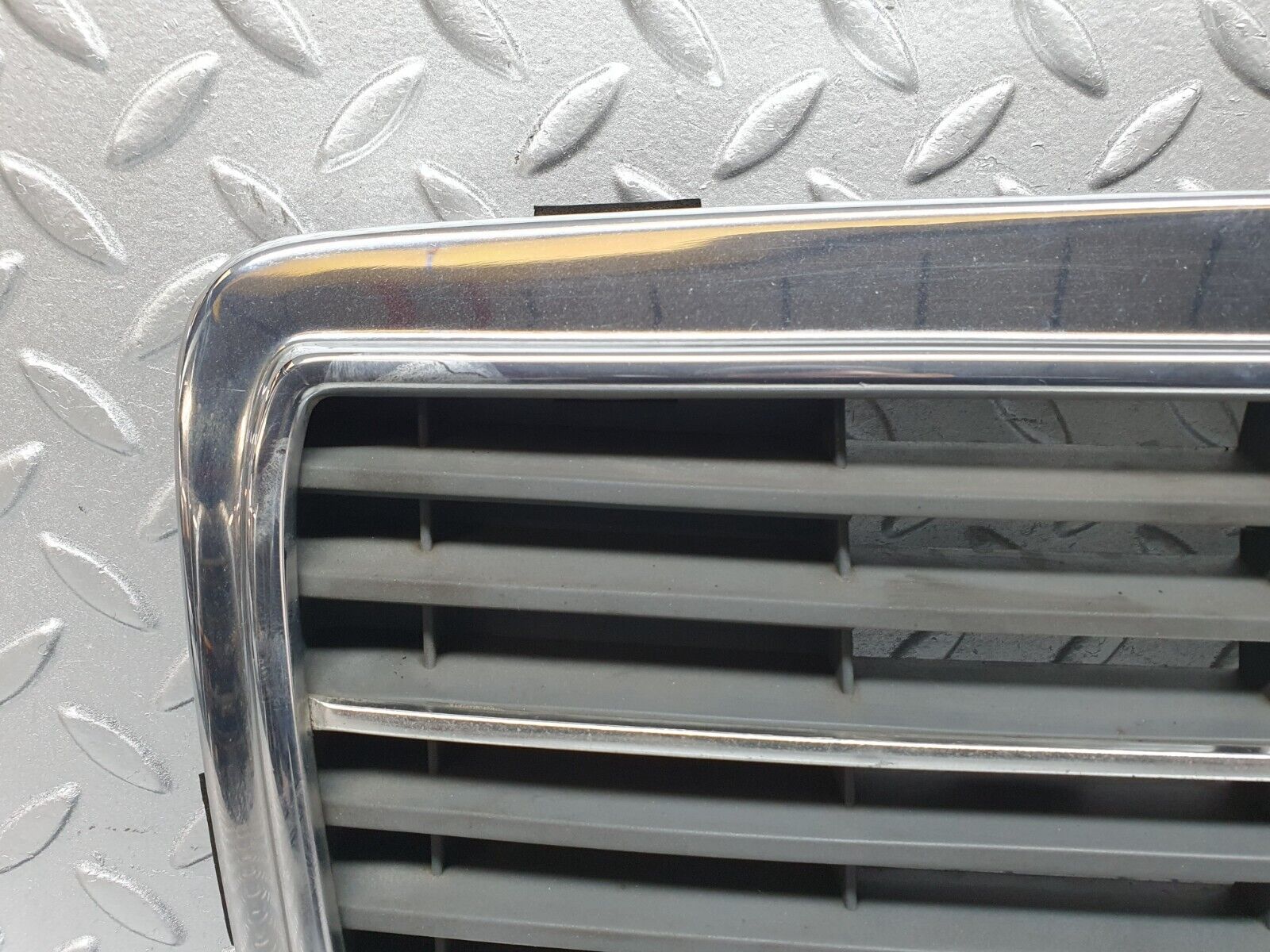 41801 Mercedes-Benz W202 C200 Bonnet Grill Chrome 2028880323