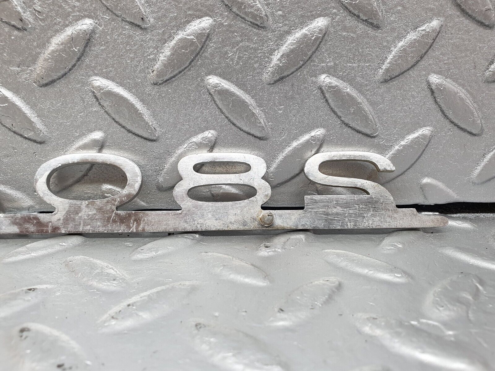 43184 Mercedes-Benz W108 280SE Trunk Badge Emblem