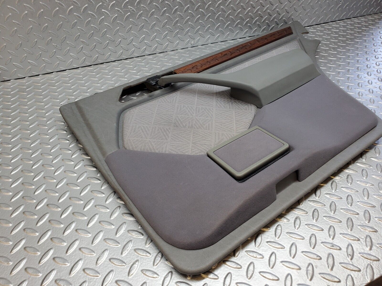 44688 Mercedes-Benz W124 220E Rear Right Door Card Grey 1247371070
