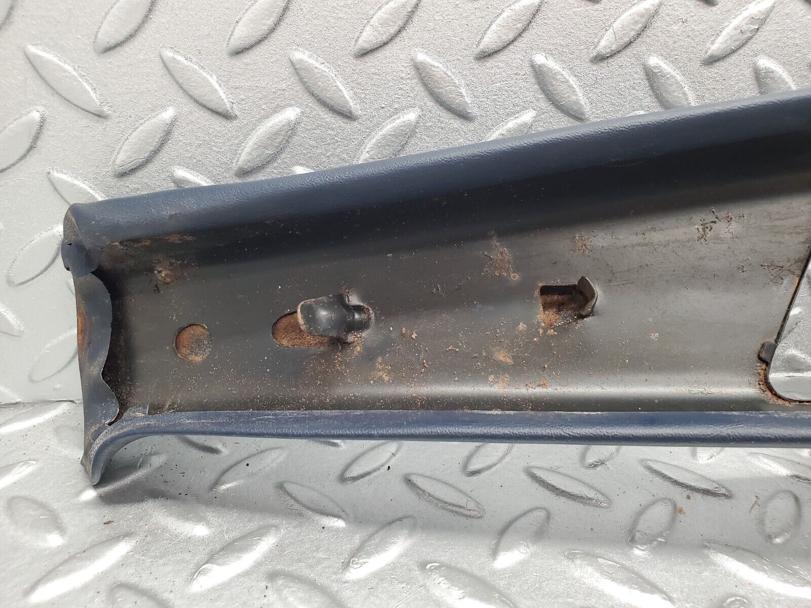 46008 Mercedes-Benz V123 240D LWB B Pillar Cover Blue Left