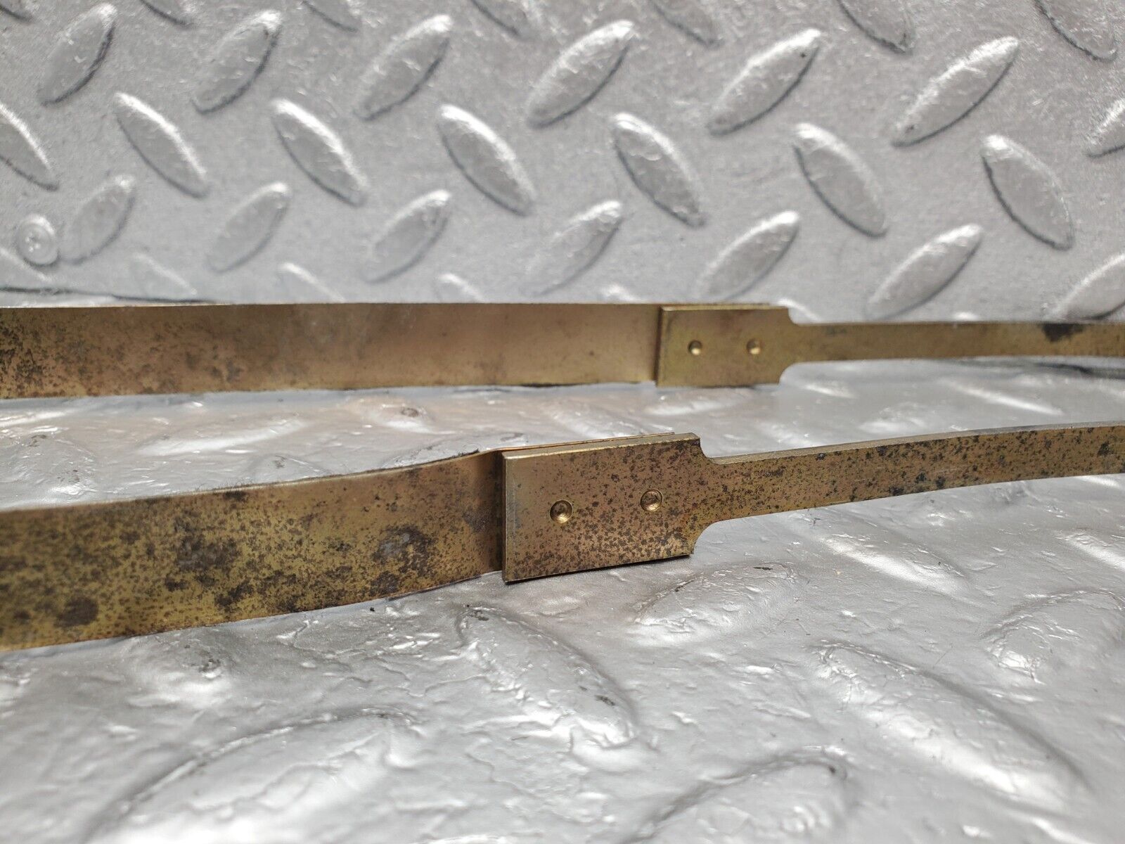 46404 Mercedes-Benz C123 280CE Coupe Heater Box Holder Strap