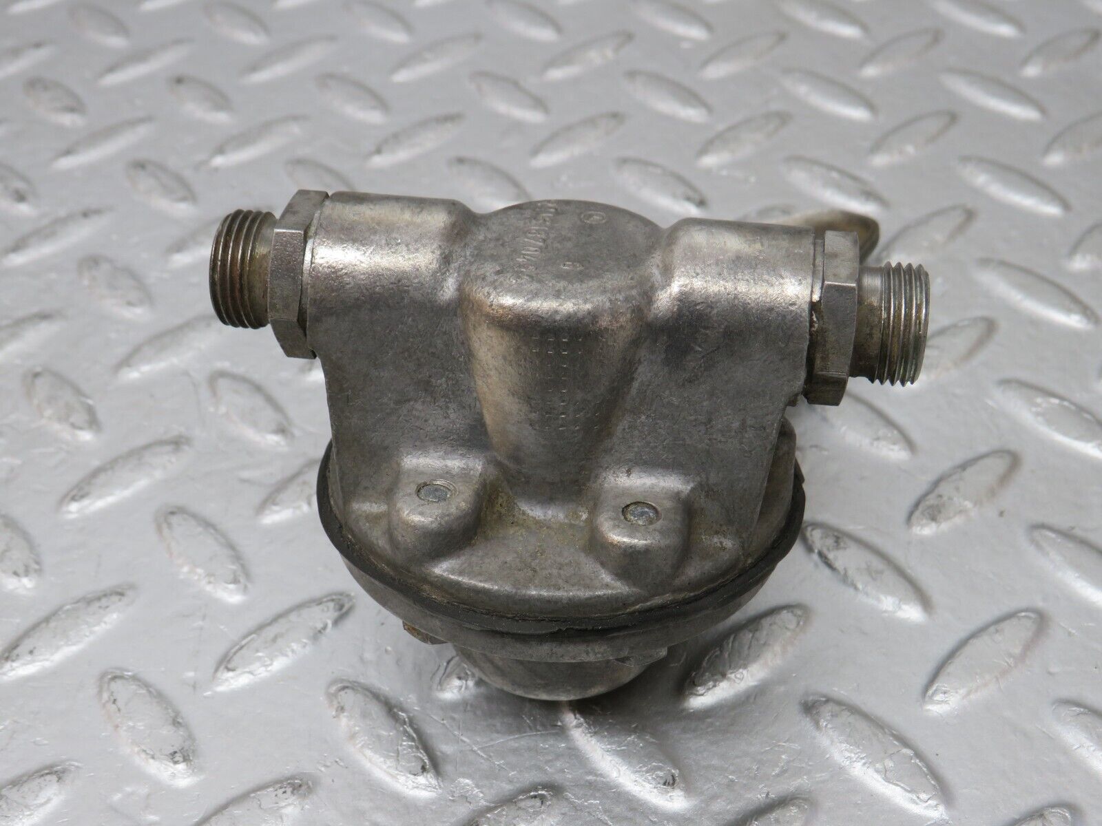 32858 Mercedes-Benz C107 R107 350 V8 Oil Pressure Damper 1161870196 1161870494