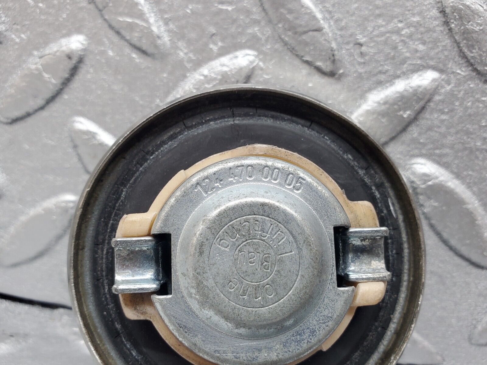 44826 Mercedes-Benz W124 220E Fuel Tank Cap 1244700005