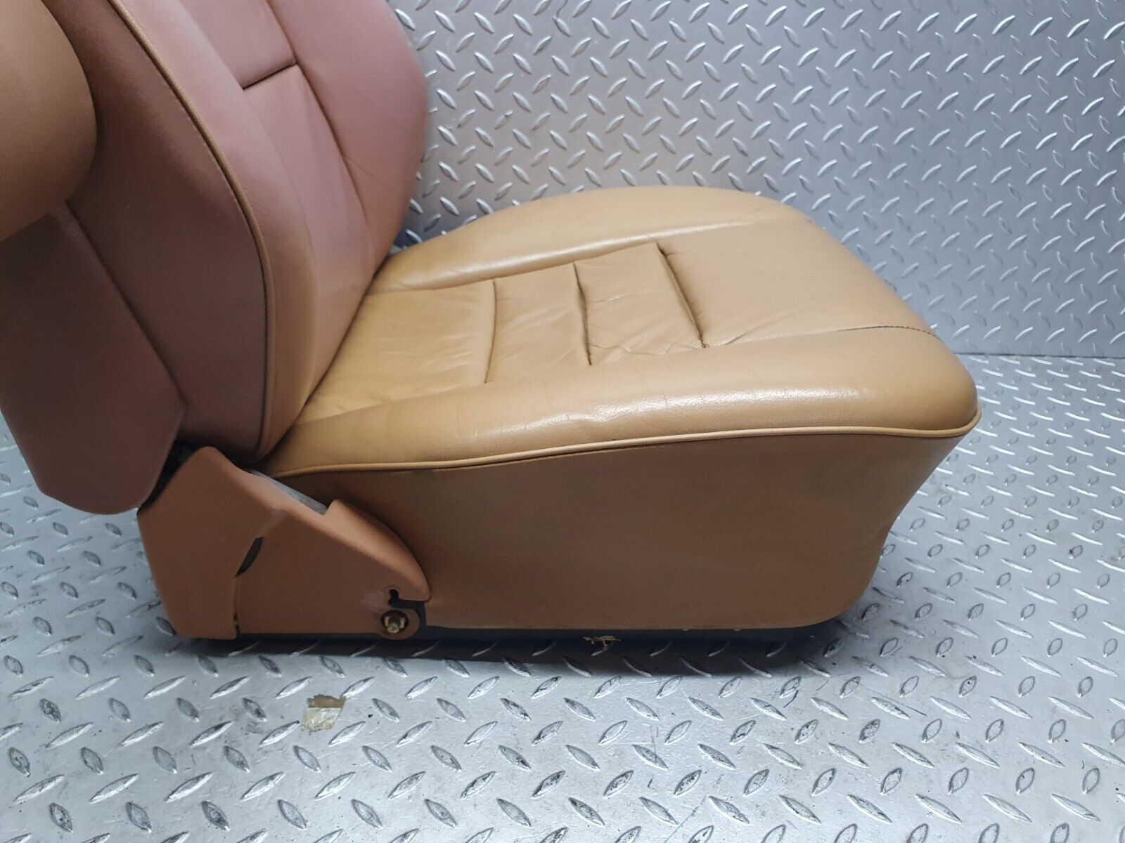 43812 Mercedes-Benz C126 380SEC Coupe Front Left Electric Passenger Seat Leather 1269101950