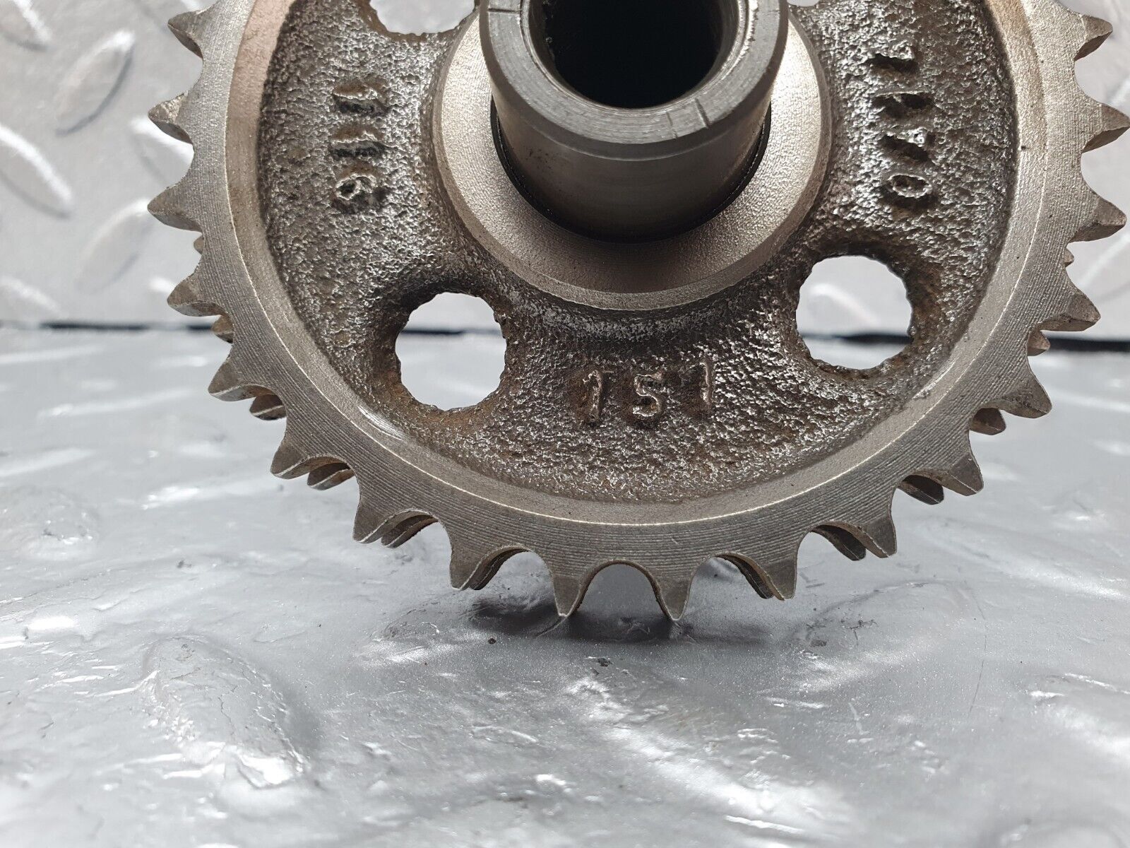 43692 Mercedes-Benz C126 380SEC Coupe Camshaft Intermediate Timing Gear 1161570414