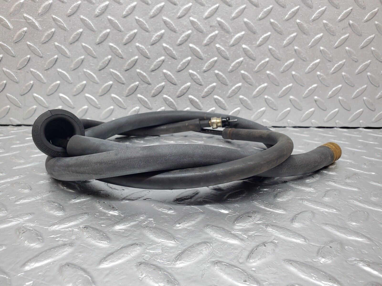 44841 Mercedes-Benz W124 220E Speedometer Cable Automatic Gearbox 1245400568