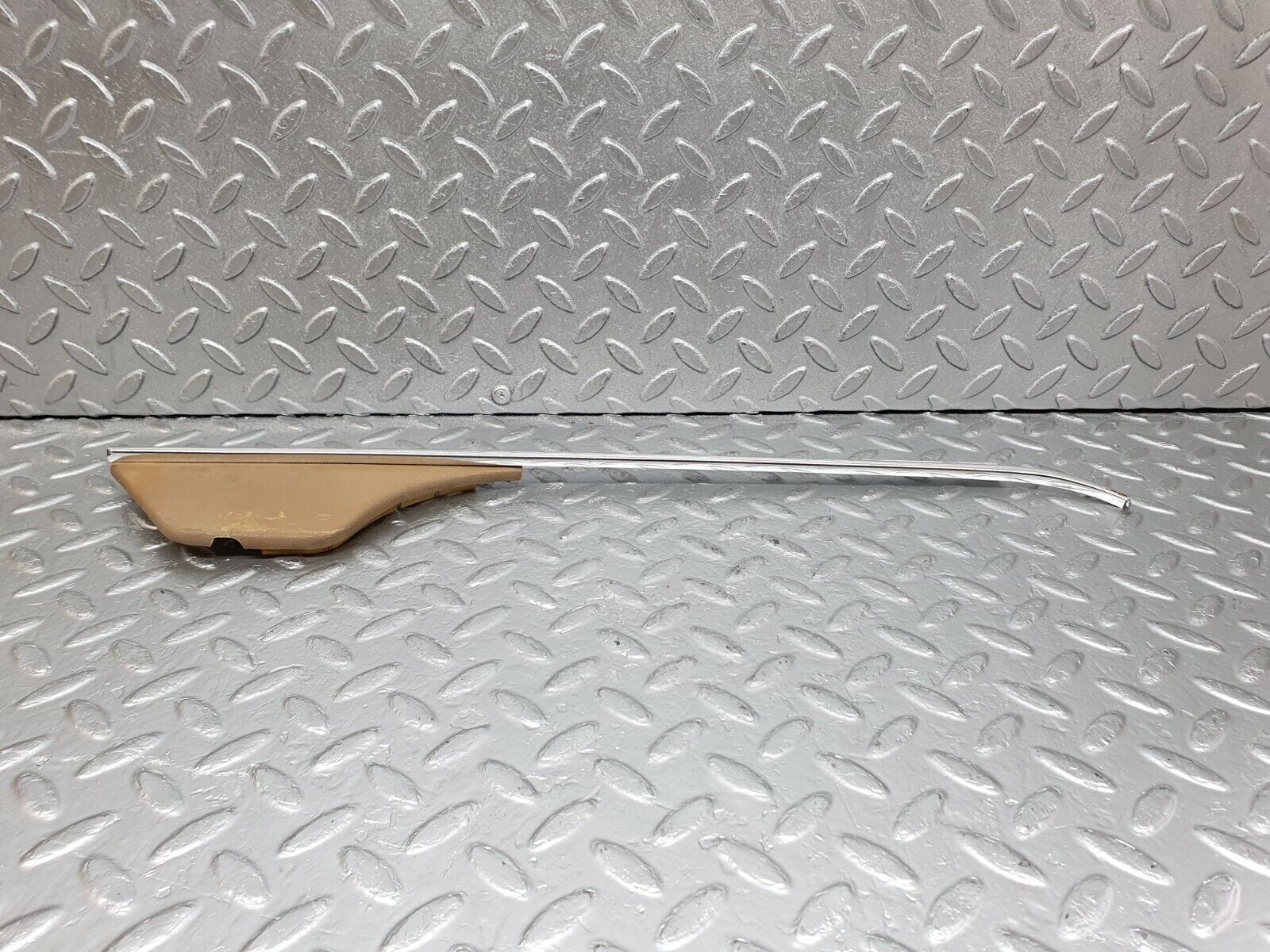 44155 Mercedes-Benz C123 230CE Coupe Seat Belt Presenter Cover Trim Right 1236922022