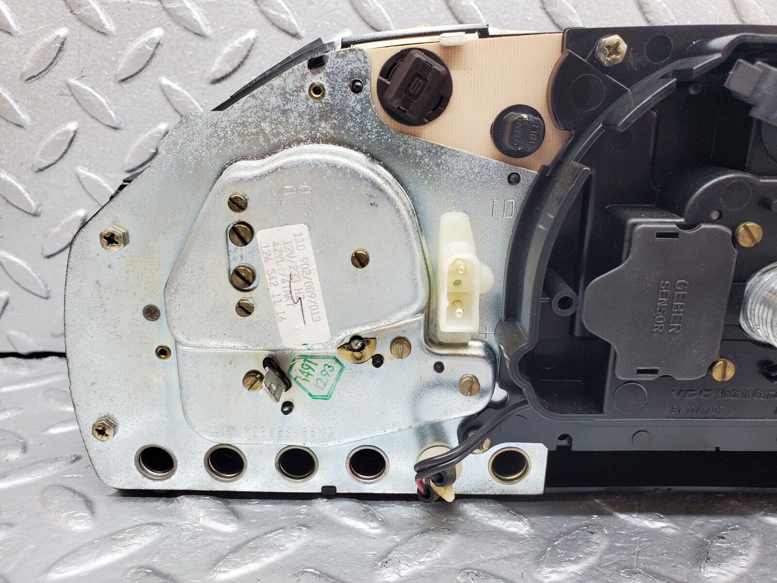 44740 Mercedes-Benz W124 220E Instrument Cluster 1245423165 1244407647