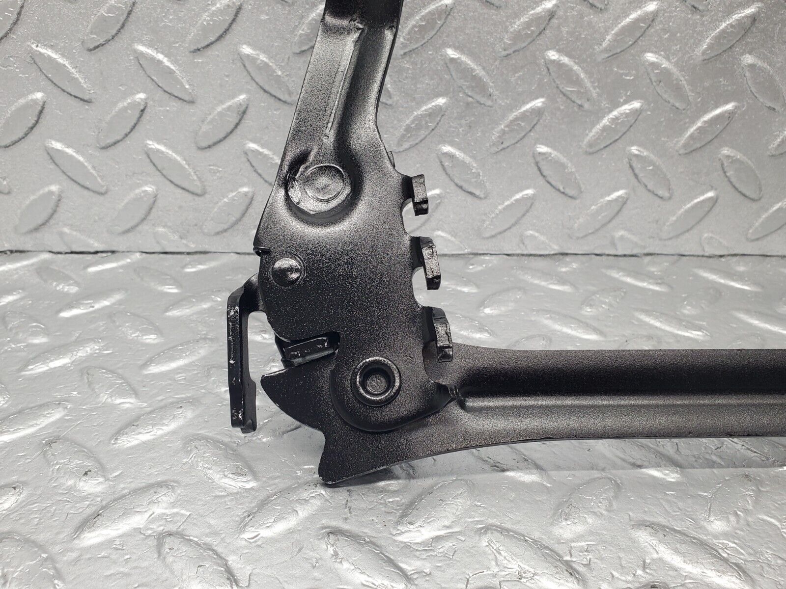 46642 Mercedes-Benz C123 280CE Coupe Bonnet Hinge Right Side