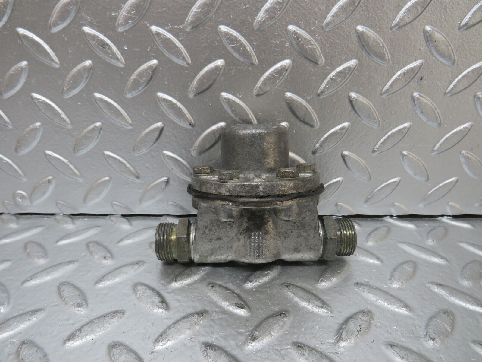 25095 Mercedes-Benz R107 C107 Oil Pressure Damper 1161870494