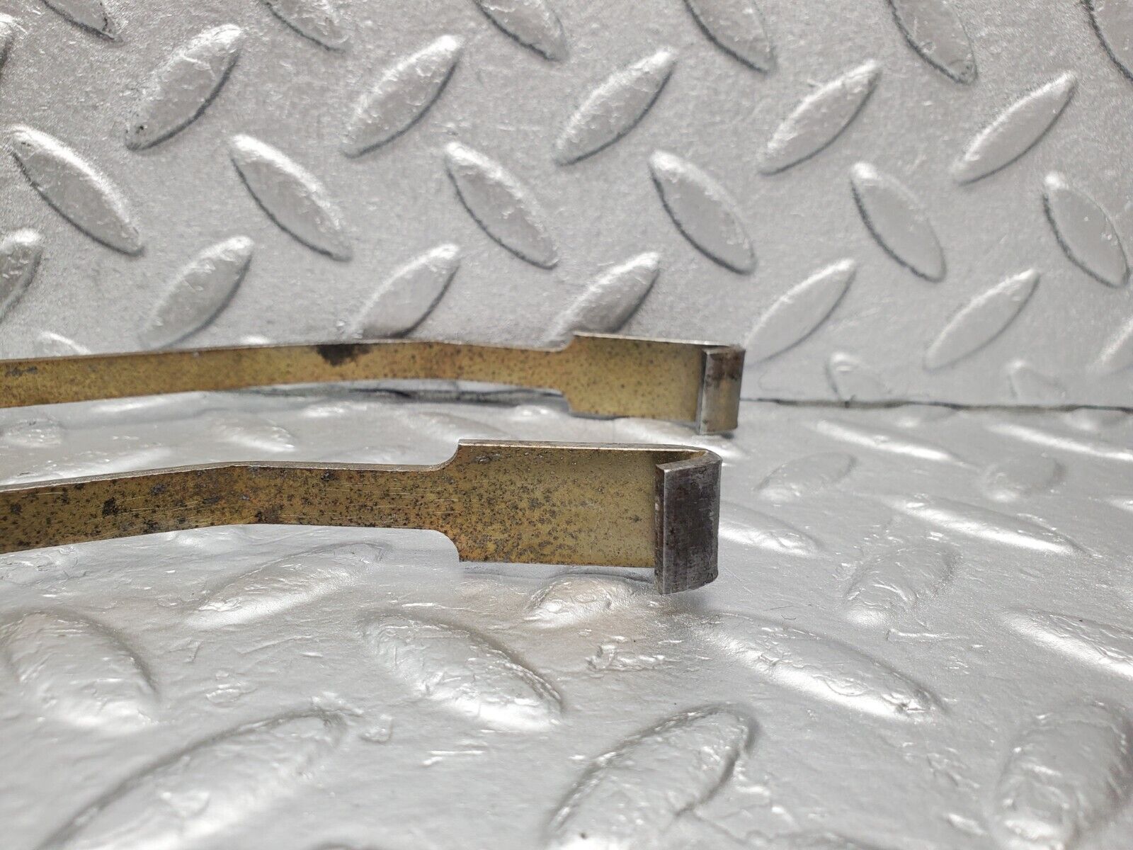 46404 Mercedes-Benz C123 280CE Coupe Heater Box Holder Strap