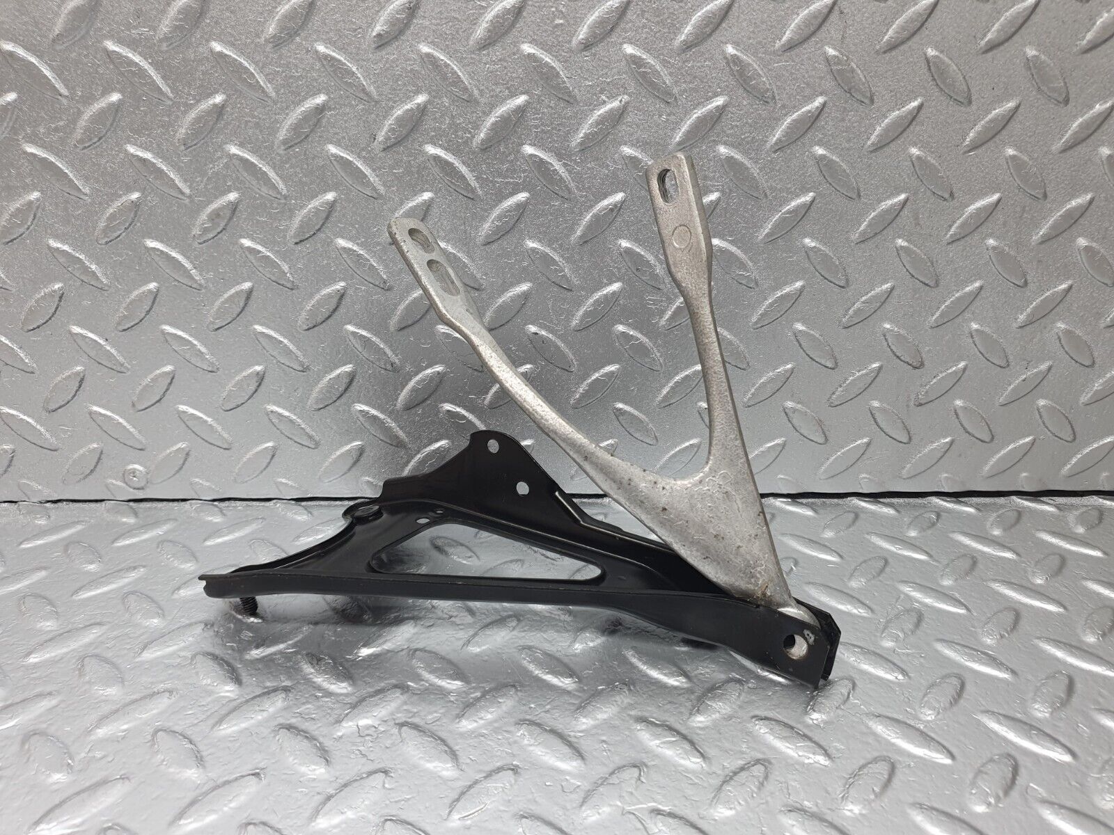 42783 Mercedes-Benz W201 190 2.0L Steering Column Bracket