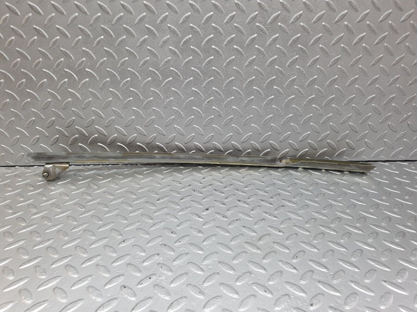 42435 Mercedes-Benz R129 320SL Coupe Left Door Front Window Channel