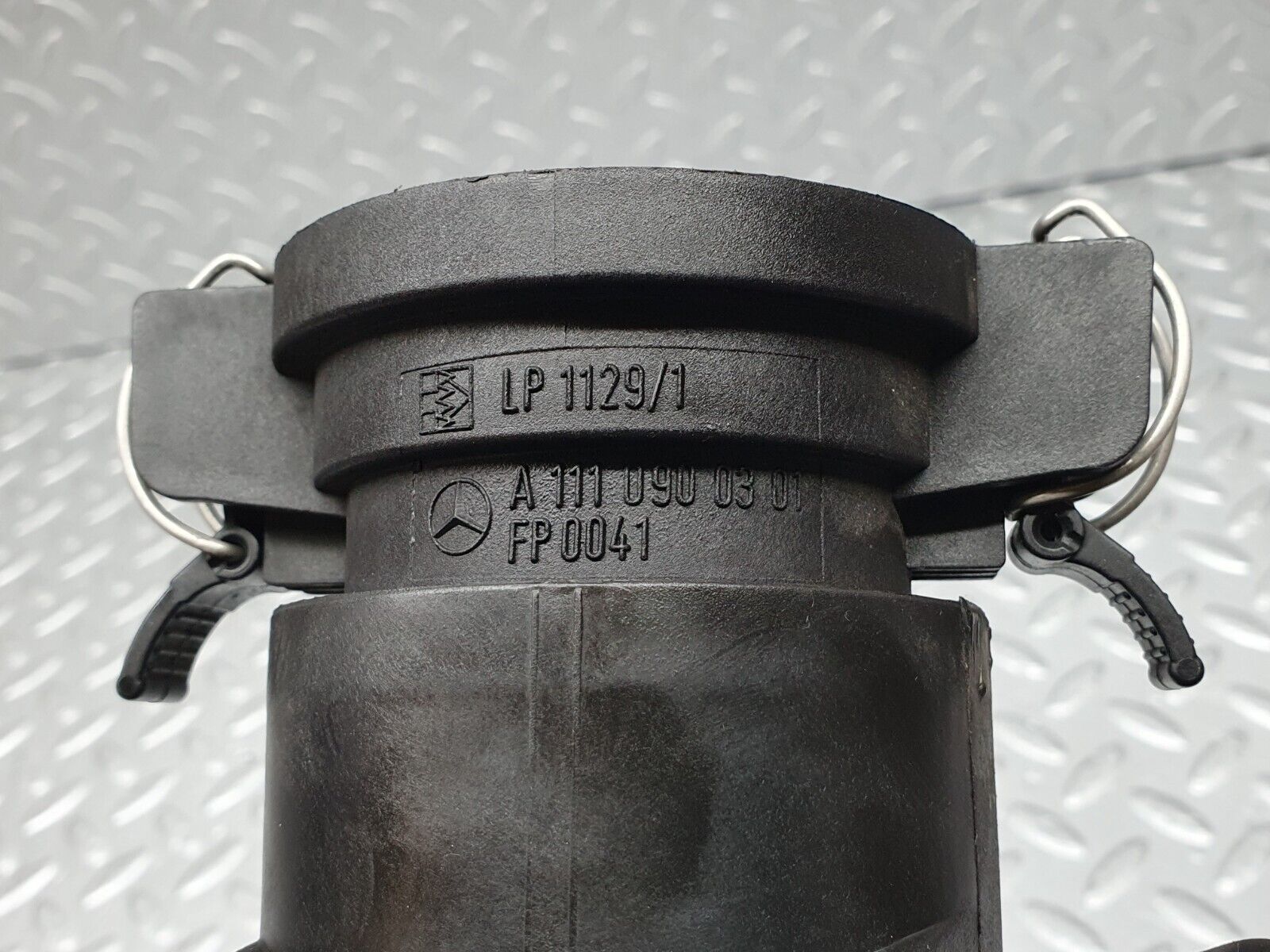 41814 Mercedes-Benz W202 C200 Air Filter Box Housing 1110900301