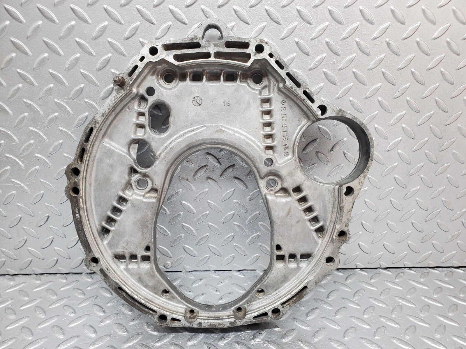 44518 Mercedes-Benz W123 280E Gearbox Flange 1100111545