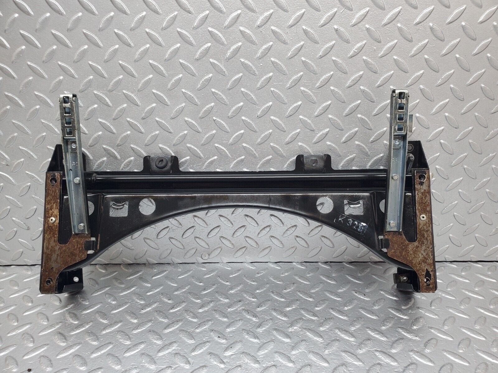 44549 Mercedes-Benz W123 280E Front Right Seat Sliding Mechanism