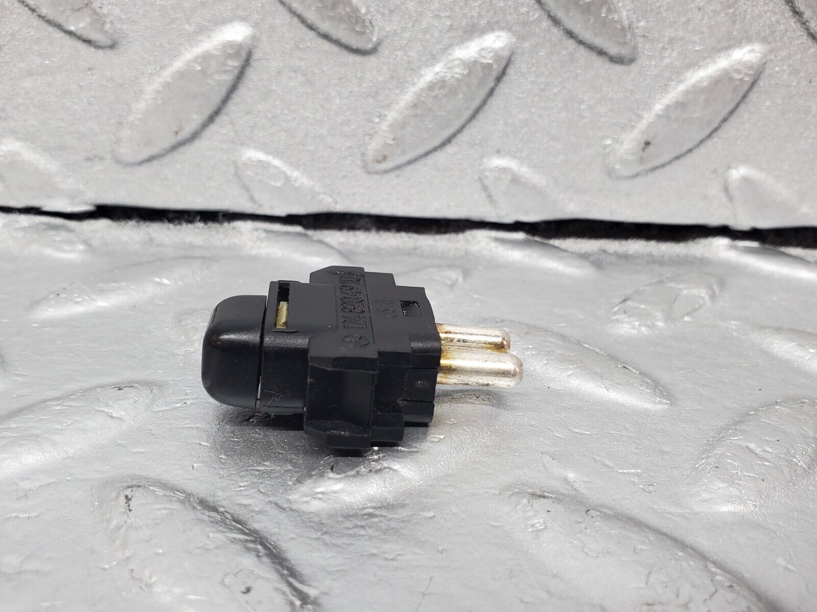 45654 Mercedes-Benz W126 420SE Child Lock Control Switch 1248204910