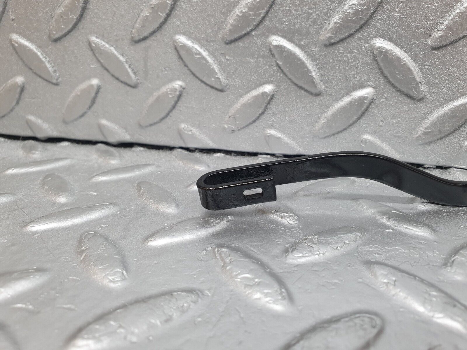 43983 Mercedes-Benz C123 230CE Coupe Wiper Arm Bosch Left Side