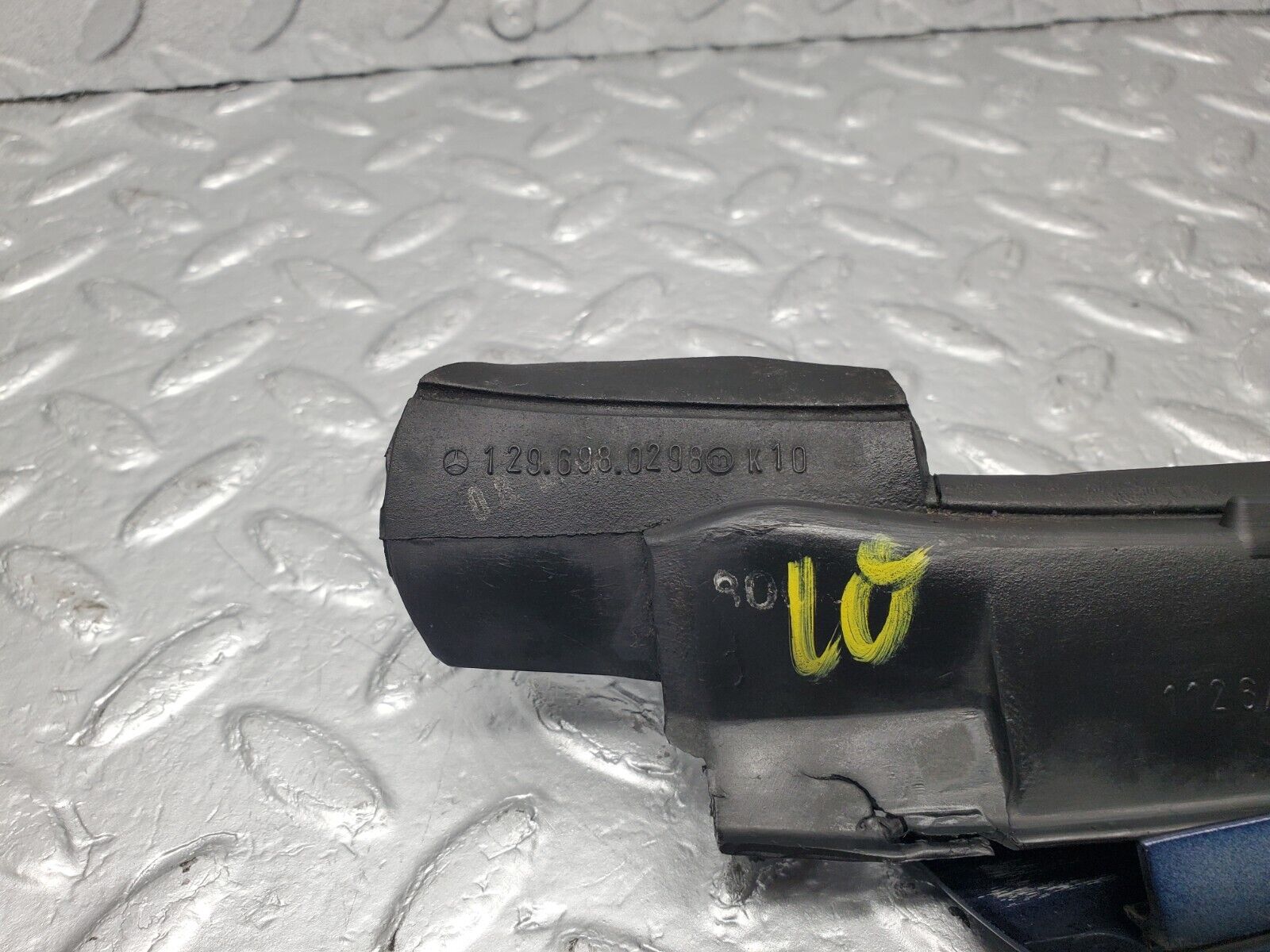 46757 Mercedes-Benz R129 320SL Coupe A Pillar Exterior Trim Right 1296980218 1296980198