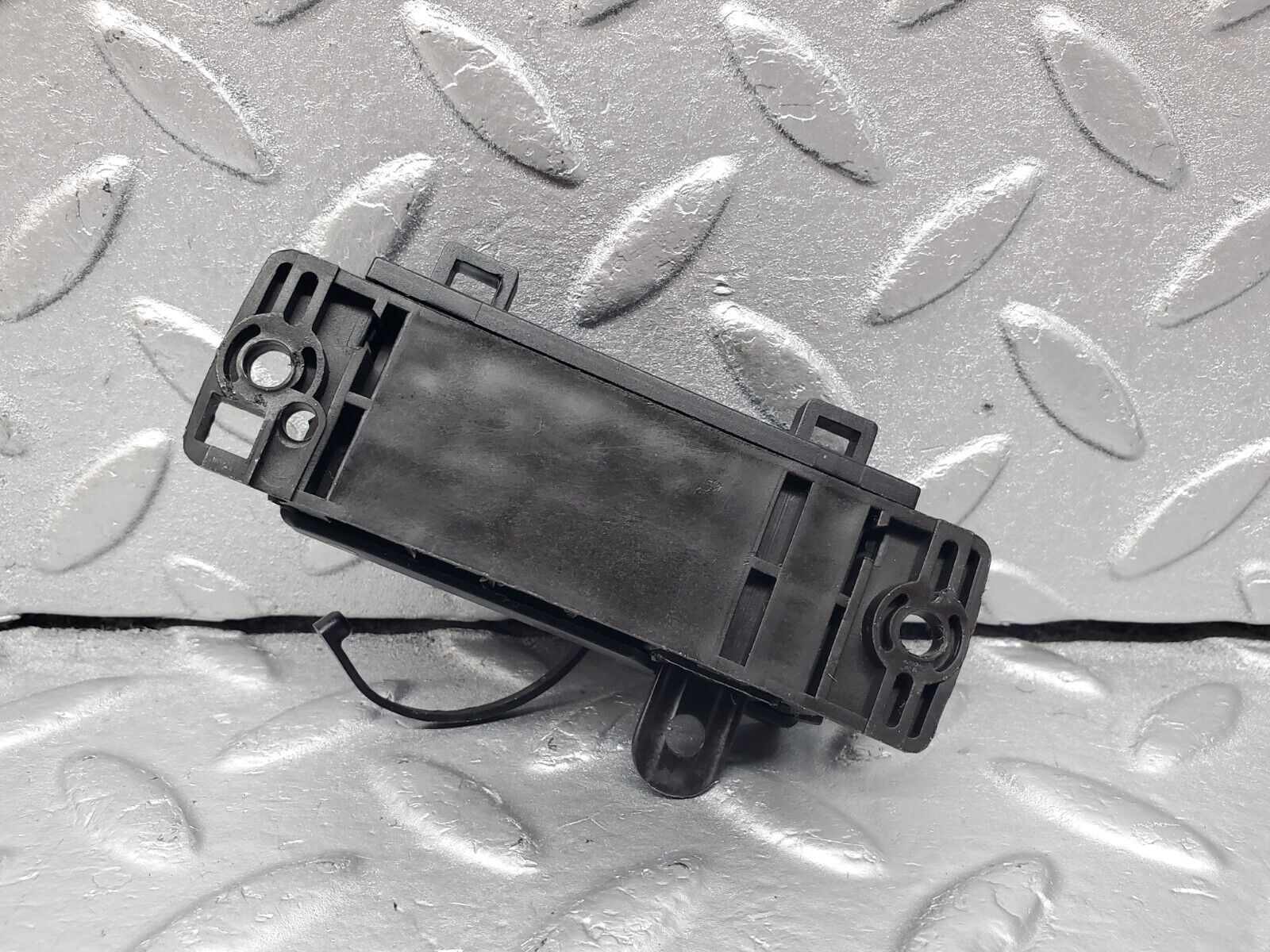 45591 Mercedes-Benz W126 420SE Diagnostic Connector 1265459740