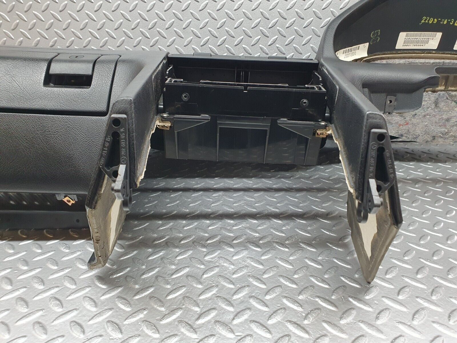 41837 Mercedes-Benz W202 C200 Dashboard Black