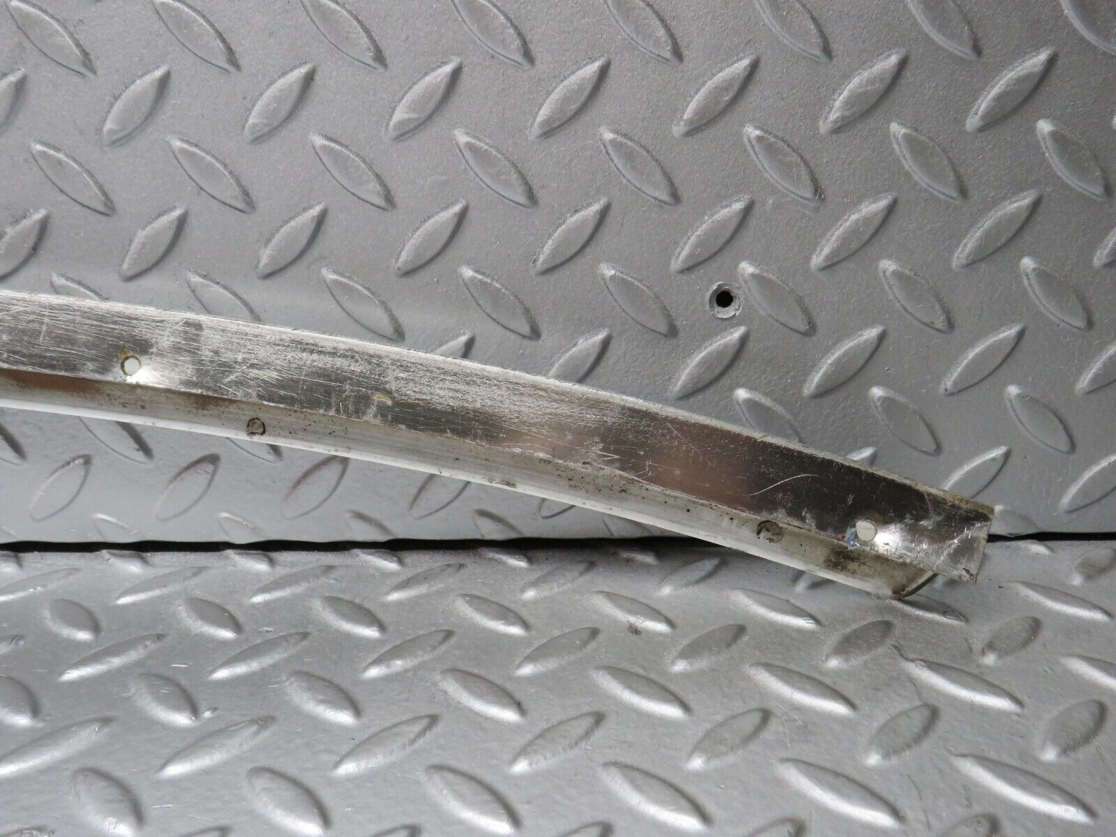 39859 Mercedes-Benz R107 350SL Hardtop Under Windshield Chrome Trim