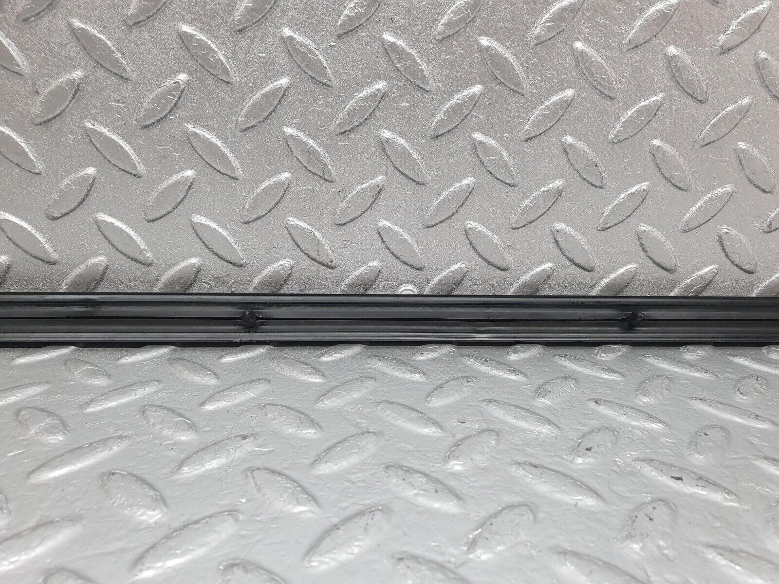 43989 Mercedes-Benz C123 230CE Coupe Right Door Centre Moulding Trim