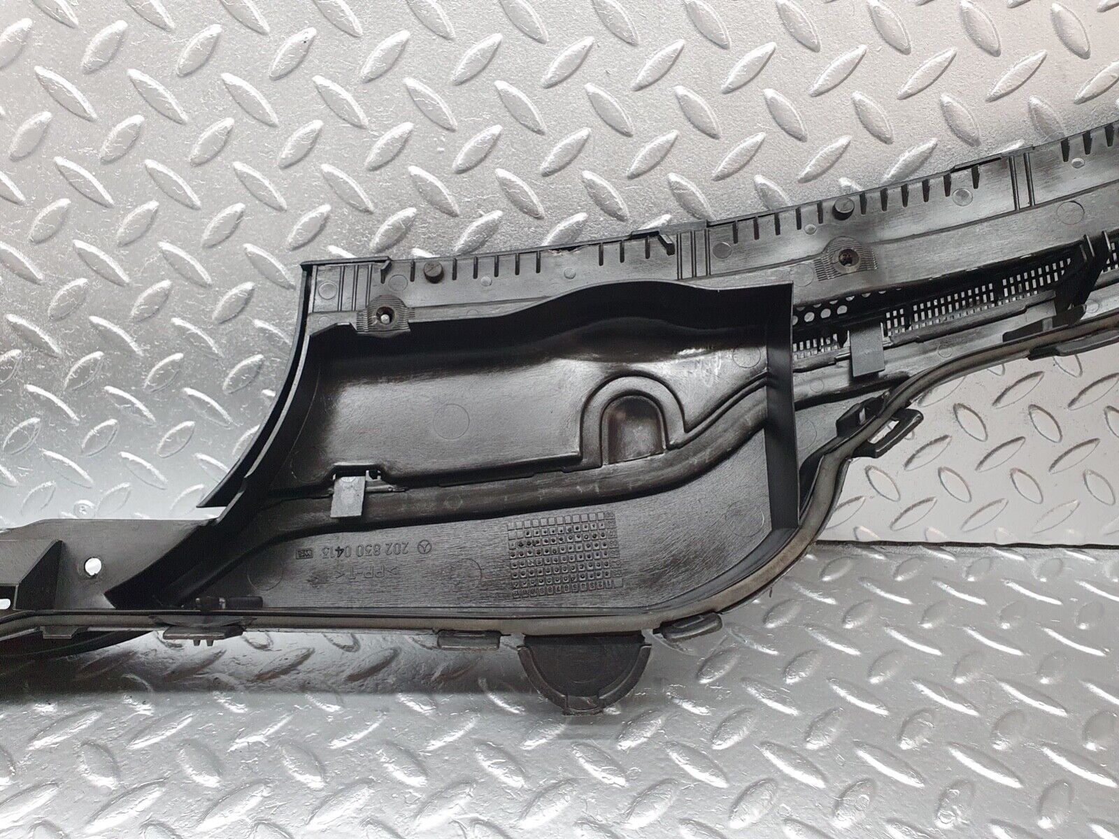 42002 Mercedes-Benz W202 C200 Water Drain 2028300413 2028300613