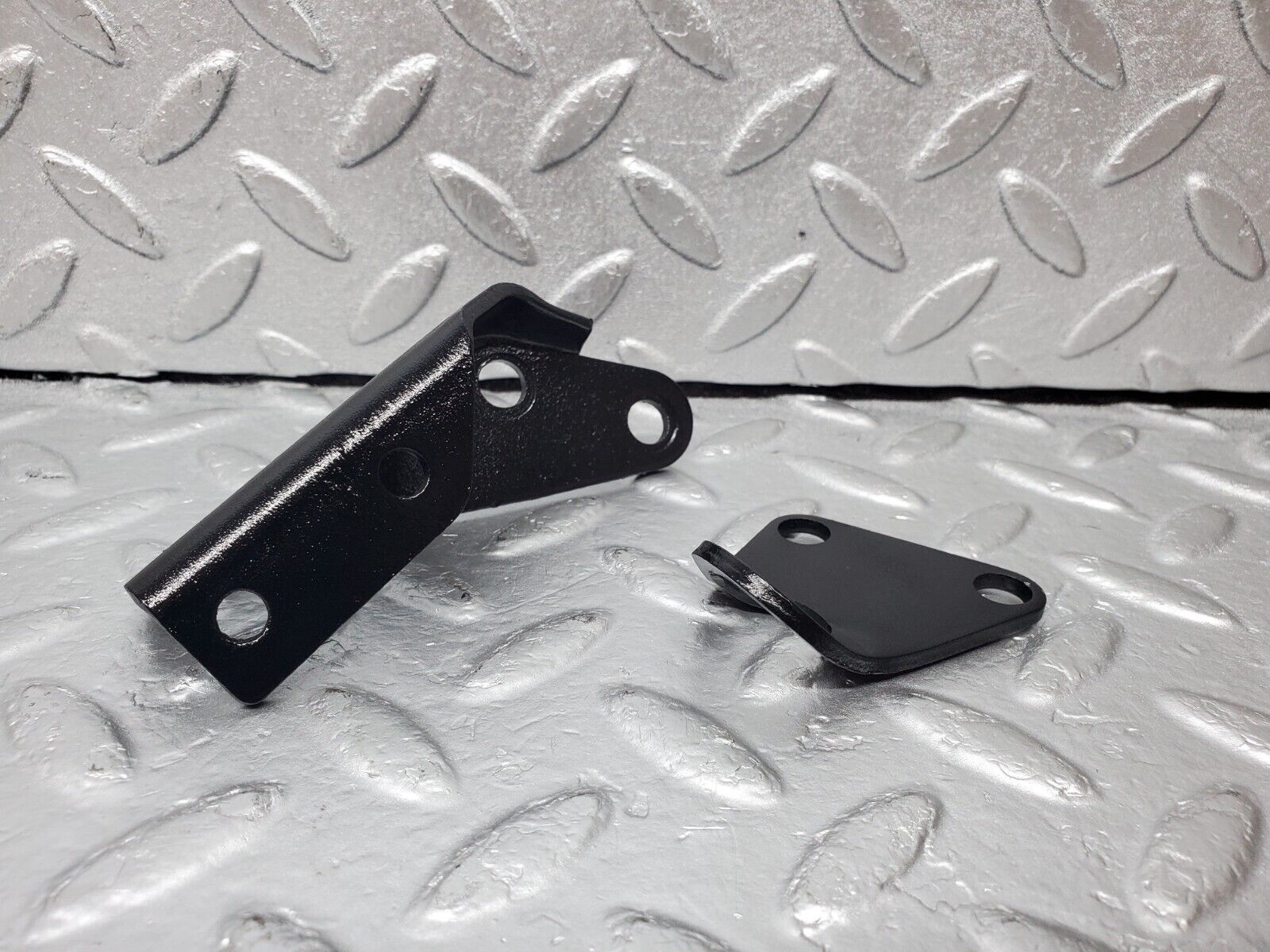 45468 Mercedes-Benz 280E M110.988 Engine Lifting Eyes Hooks