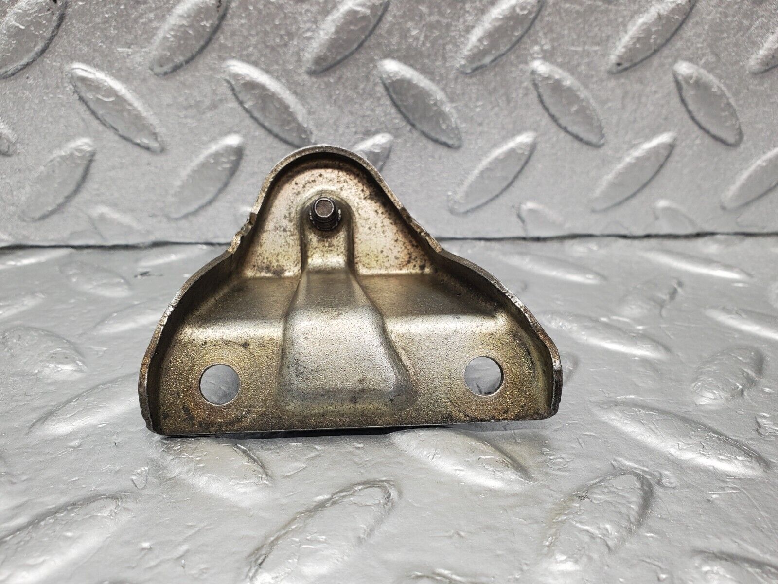 46712 Mercedes-Benz W123 280E Air Filter Housing Holder 3X